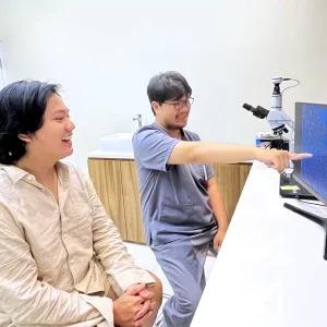 Konsultasi kesehatan holistik oleh tenaga profesional di Klinik BSI